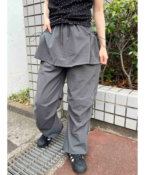 WC（ダブル シー）の「スカートドッキングナイロンパンツ（その他パンツ・レディース・チャコールグレー/ブラック・FREE）」の14枚目の写真