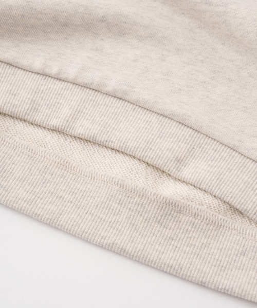 PUPPAPUPO（プッパプーポ）の「カレッジロゴ スウェット トレーナー（スウェット・キッズ・キナリ/チャコール・80/90/100/110）」の4枚目の写真