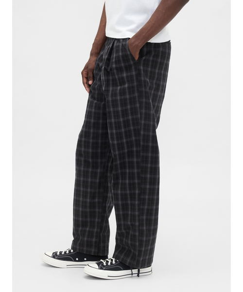 GAP（ギャップ）の「プレイド タック入りパンツ（その他パンツ・メンズ・ホワイト系その他/カーキ/ブラック・XS/S/M/L/XL）」の2枚目の写真