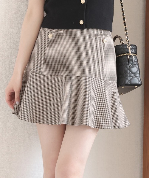 one after another NICE CLAUP（ワンアフターアナザーナイスクラップ）の「ローウエストフレアミニスカート（スカート・レディース・ホワイト×ブラック/アイボリー/ブラック/ブラウン系その他・SMALL/MEDIUM）」の4枚目の写真