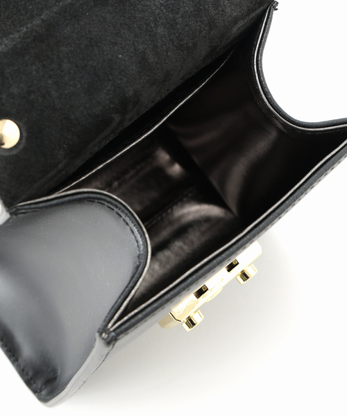 La TOTALITE(ラトータリテ)の「MILOS/ミロス ビット付きミニバッグ(ショルダーバッグ・レディース・ボルドー/ブラック・FREE)」の18枚目の写真