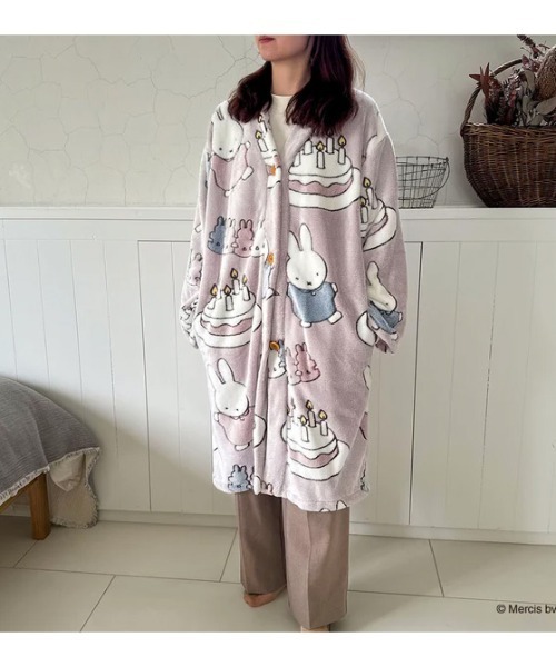 Miffy（ ミッフィー）の「Dick Bruna ﾌｧﾆｰﾙｰﾑｶﾞｳﾝ GHOST HEMI（ガウン/バスローブ・レディース・マルチ・FREE）」の4枚目の写真