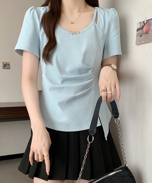 2ly2（トゥーリートゥー）の「ドレープ＆カットデザイントップス（Tシャツ/カットソー・レディース・ブルー/ホワイト/ブラック・FREE）」の6枚目の写真