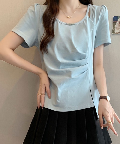 2ly2（トゥーリートゥー）の「ドレープ＆カットデザイントップス（Tシャツ/カットソー・レディース・ブルー/ホワイト/ブラック・FREE）」の10枚目の写真