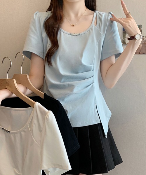 2ly2（トゥーリートゥー）の「ドレープ＆カットデザイントップス（Tシャツ/カットソー・レディース・ブルー/ホワイト/ブラック・FREE）」の4枚目の写真