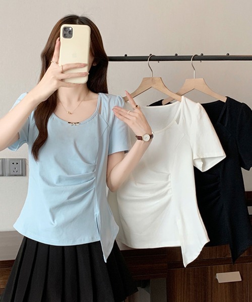 2ly2（トゥーリートゥー）の「ドレープ＆カットデザイントップス（Tシャツ/カットソー・レディース・ブルー/ホワイト/ブラック・FREE）」の5枚目の写真