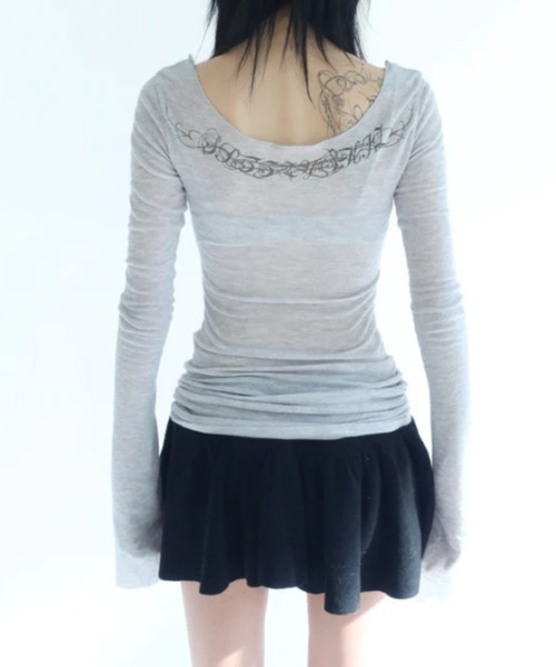 lilful(リルフル)の「前後2WAY ネックプリントオフショルロンT(Tシャツ/カットソー・レディース・アイボリー/ダークグレー・S/M)」の14枚目の写真