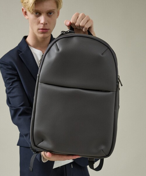 ABAHOUSE（アバハウス）の「【WEB別注】シボレザー スマートリュック / バックパック / 15.0インチPC対応 / A4サイズ対応可能（バックパック/リュック・メンズ・ネイビー/ブラック/グレー・フリー）」の2枚目の写真