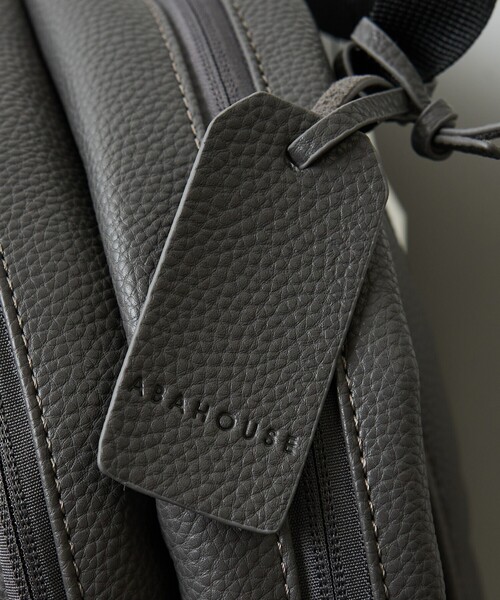 ABAHOUSE（アバハウス）の「【WEB別注】シボレザー スマートリュック / バックパック / 15.0インチPC対応 / A4サイズ対応可能（バックパック/リュック・メンズ・ネイビー/ブラック/グレー・フリー）」の11枚目の写真