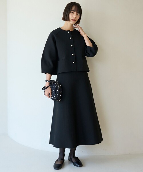 UNFILO（アンフィーロ）の「BEAUTY FORM KNIT フレアスカート（スカート・レディース・ネイビー系/ベージュ系/ブラック系・SMALL/MEDIUM/LARGE）」の2枚目の写真