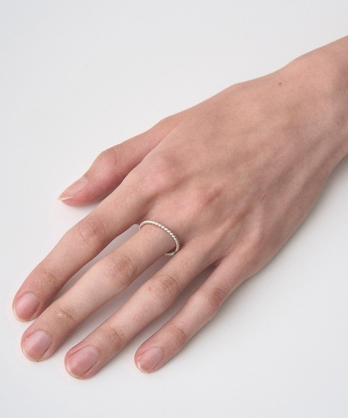 Juha（ユハ）の「RING - TWIST - SILVER（リング・メンズ・シルバー・7号/9号/11号/13号/15号/17号/19号/5号）」の2枚目の写真
