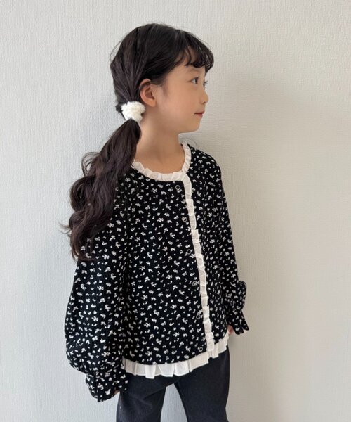 CIAOPANIC TYPY(チャオパニックティピー)の「【WEB限定】【KIDS】フラワープリントフリルワッフルスナップカーデ(カーディガン/ボレロ・キッズ・グレー/ブラック/アイボリー・150/130/110)」の7枚目の写真