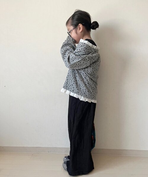 CIAOPANIC TYPY(チャオパニックティピー)の「【WEB限定】【KIDS】フラワープリントフリルワッフルスナップカーデ(カーディガン/ボレロ・キッズ・グレー/ブラック/アイボリー・150/130/110)」の18枚目の写真