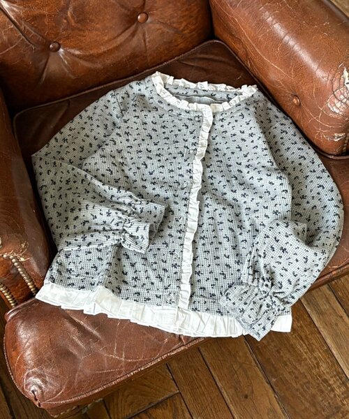 CIAOPANIC TYPY(チャオパニックティピー)の「【WEB限定】【KIDS】フラワープリントフリルワッフルスナップカーデ(カーディガン/ボレロ・キッズ・グレー/ブラック/アイボリー・150/130/110)」の17枚目の写真