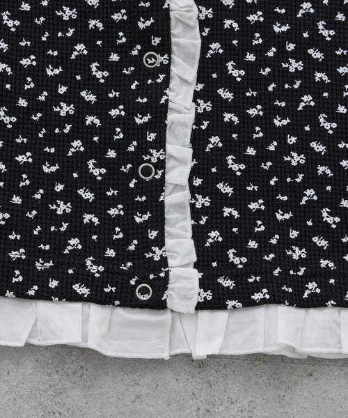 CIAOPANIC TYPY(チャオパニックティピー)の「【WEB限定】【KIDS】フラワープリントフリルワッフルスナップカーデ(カーディガン/ボレロ・キッズ・グレー/ブラック/アイボリー・150/130/110)」の22枚目の写真