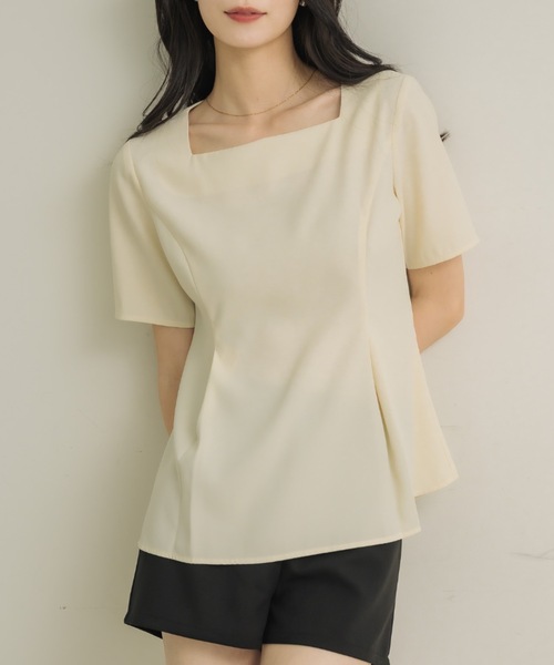 NEUNA(ヌナ)の「【着るだけでシルエット美人◎】スクエアペプラム(Tシャツ/カットソー・レディース・アイボリー/ブラック・FREE)」の15枚目の写真