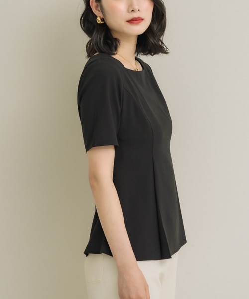 NEUNA(ヌナ)の「【着るだけでシルエット美人◎】スクエアペプラム(Tシャツ/カットソー・レディース・アイボリー/ブラック・FREE)」の12枚目の写真