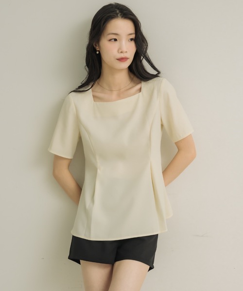 NEUNA(ヌナ)の「【着るだけでシルエット美人◎】スクエアペプラム(Tシャツ/カットソー・レディース・アイボリー/ブラック・FREE)」の3枚目の写真