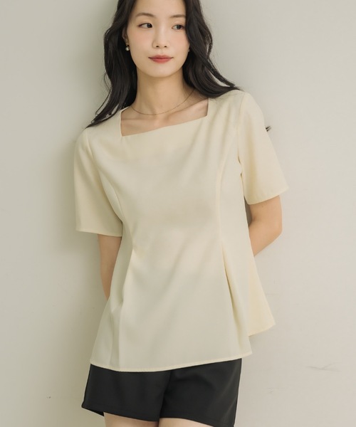 NEUNA(ヌナ)の「【着るだけでシルエット美人◎】スクエアペプラム(Tシャツ/カットソー・レディース・アイボリー/ブラック・FREE)」の13枚目の写真