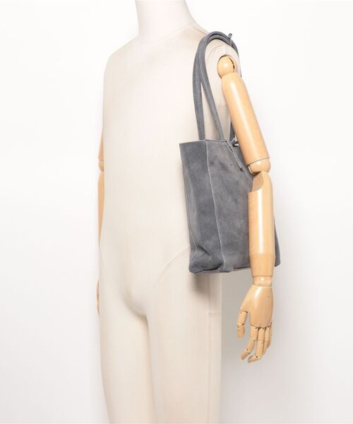 andrea cardone（アンドレアカルドネ）の「【ANDREA CARDONE】スエードミディアムトートバッグ(Q56611)（トートバッグ・レディース・ライトブラウン/グレー/グリーン・ALL）」の7枚目の写真