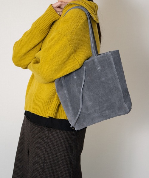 andrea cardone（アンドレアカルドネ）の「【ANDREA CARDONE】スエードミディアムトートバッグ(Q56611)（トートバッグ・レディース・ライトブラウン/グレー/グリーン・ALL）」の2枚目の写真