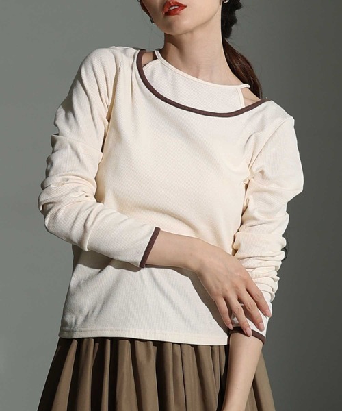 Sawa a la mode(サワアラモード)の「アメスリタンクレイヤード風リブニットトップス(Tシャツ/カットソー・レディース・アイボリー/チャコールグレー・FREE)」の2枚目の写真