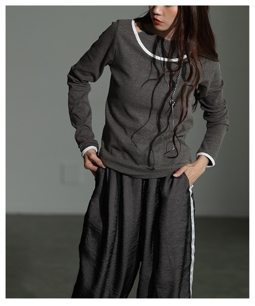 Sawa a la mode(サワアラモード)の「アメスリタンクレイヤード風リブニットトップス(Tシャツ/カットソー・レディース・アイボリー/チャコールグレー・FREE)」の10枚目の写真