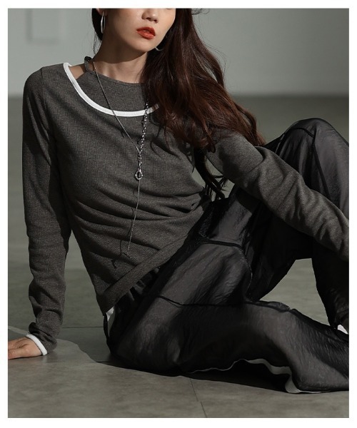 Sawa a la mode(サワアラモード)の「アメスリタンクレイヤード風リブニットトップス(Tシャツ/カットソー・レディース・アイボリー/チャコールグレー・FREE)」の12枚目の写真