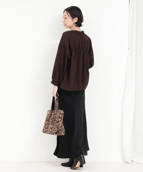 MICO COULIER（ミコクリエ）の「ライトタンブラーパンチングブラウス（シャツ/ブラウス・レディース・ライトグレー/ブラウン/キャメル・38）」の8枚目の写真