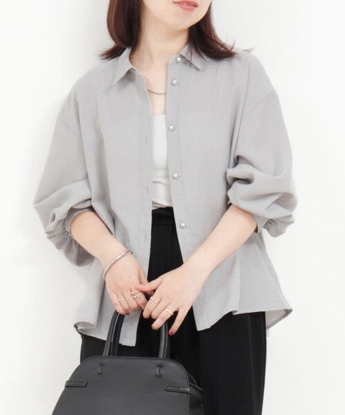 MICO COULIER（ミコクリエ）の「ライトタンブラーパンチングブラウス（シャツ/ブラウス・レディース・ライトグレー/ブラウン/キャメル・38）」の19枚目の写真