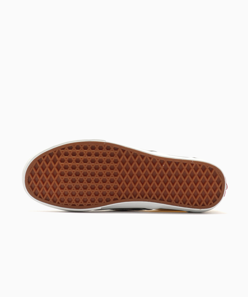 VANS(バンズ)の「VANS / バンズ UA CLASSIC SLIP-ON / VN000EYEBWW(スリッポン・メンズ・ブラック・26cm/26.5cm/27cm/27.5cm/28cm)」の4枚目の写真