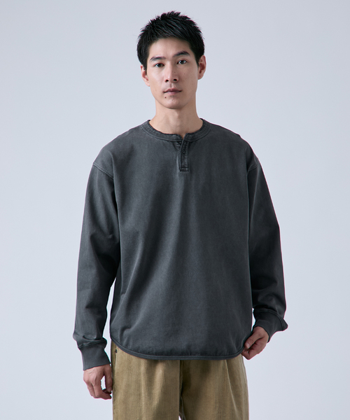 B.C STOCK（ベーセーストック）の「【ANTS & ELEPHANTS】ヘンリーネック ロングスリーブTシャツ（Tシャツ/カットソー・メンズ・ホワイト/ブルー系その他/ブラック・MEDIUM/LARGE）」の2枚目の写真