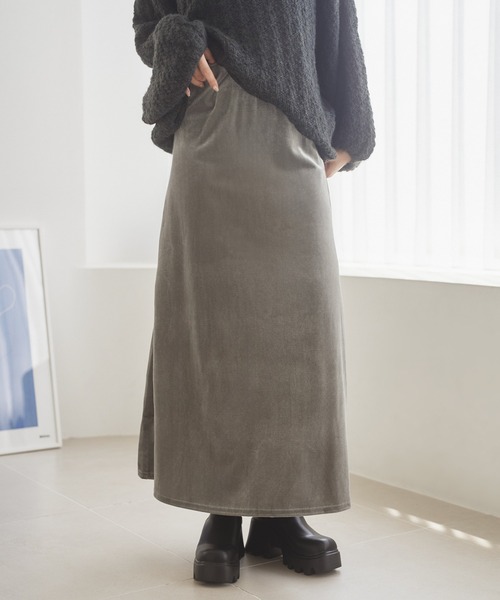 LAULEN(ローレン)の「velor narrow long skirt /ベロアナローロングスカート(スカート・レディース・ブラック/グレー/ブラウン・S/M)」の2枚目の写真