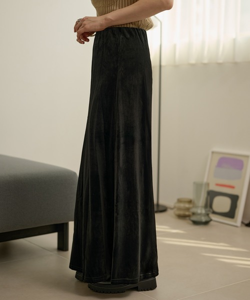 LAULEN(ローレン)の「velor narrow long skirt /ベロアナローロングスカート(スカート・レディース・ブラック/グレー/ブラウン・S/M)」の4枚目の写真