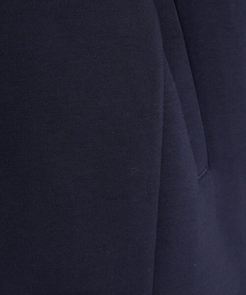 INDIVI(インディヴィ)の「【軽羽織り】フーディーライトコート(ブルゾン・レディース・ライトグレー系5/ネイビー/アイボリー・38/34/15 /13/05)」の12枚目の写真