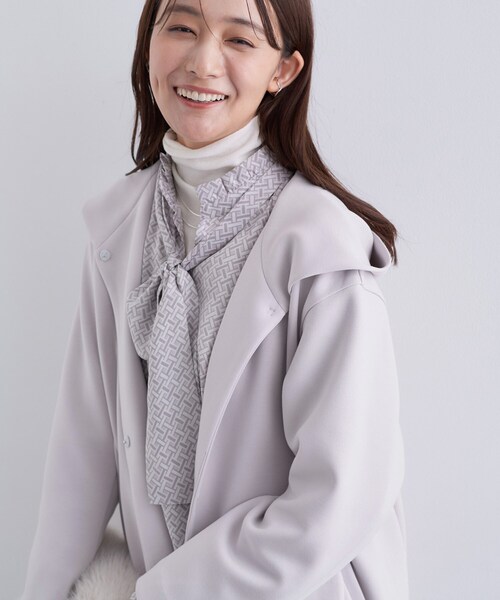 INDIVI(インディヴィ)の「【軽羽織り】フーディーライトコート(ブルゾン・レディース・ライトグレー系5/ネイビー/アイボリー・38/34/15 /13/05)」の13枚目の写真