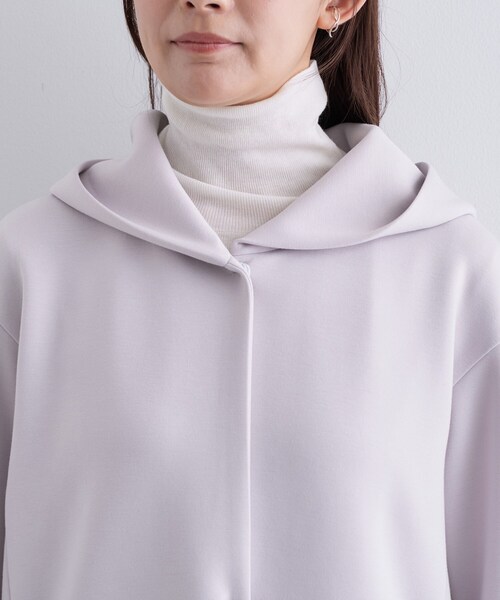 INDIVI(インディヴィ)の「【軽羽織り】フーディーライトコート(ブルゾン・レディース・ライトグレー系5/ネイビー/アイボリー・38/34/15 /13/05)」の20枚目の写真