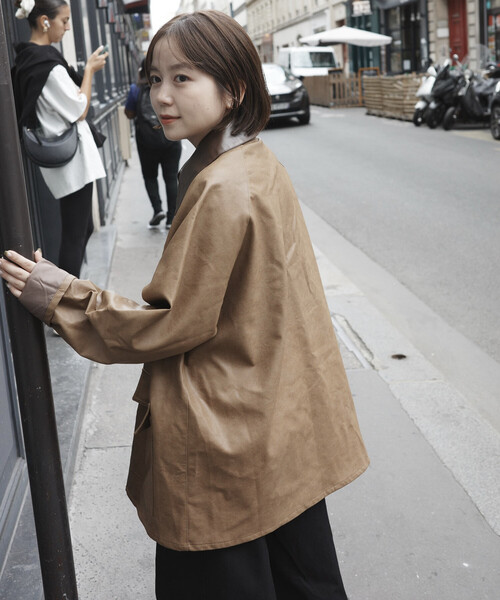 Firsthand（ファーストハンド）の「Firsthand/ファーストハンド オーバーサイズ レザレットブルゾン / 異素材切り替え / 2WAY スタンドカラー ブルゾン（ブルゾン・レディース・ブラウン/キャメル・ﾌﾘ-）」の12枚目の写真