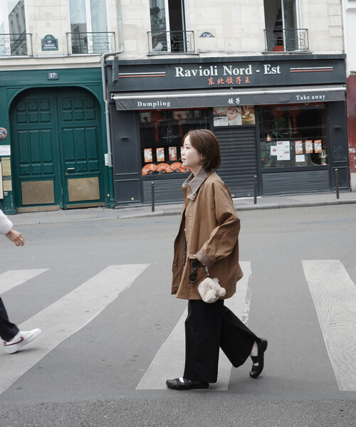 Firsthand（ファーストハンド）の「Firsthand/ファーストハンド オーバーサイズ レザレットブルゾン / 異素材切り替え / 2WAY スタンドカラー ブルゾン（ブルゾン・レディース・ブラウン/キャメル・ﾌﾘ-）」の15枚目の写真