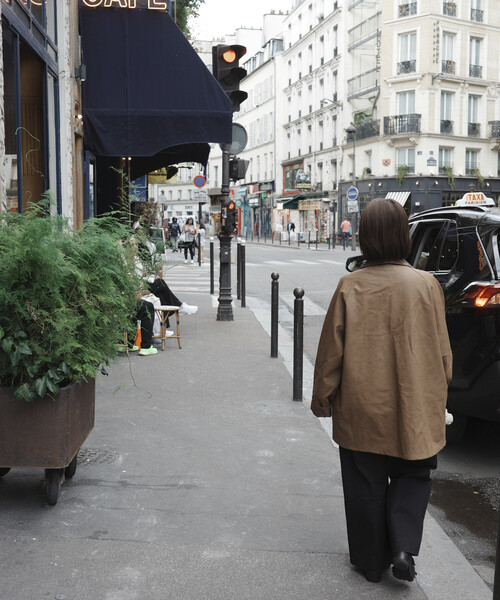 Firsthand（ファーストハンド）の「Firsthand/ファーストハンド オーバーサイズ レザレットブルゾン / 異素材切り替え / 2WAY スタンドカラー ブルゾン（ブルゾン・レディース・ブラウン/キャメル・ﾌﾘ-）」の6枚目の写真