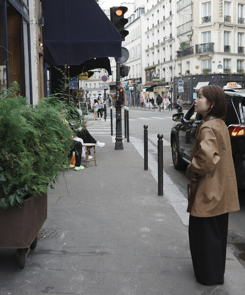 Firsthand（ファーストハンド）の「Firsthand/ファーストハンド オーバーサイズ レザレットブルゾン / 異素材切り替え / 2WAY スタンドカラー ブルゾン（ブルゾン・レディース・ブラウン/キャメル・ﾌﾘ-）」の8枚目の写真