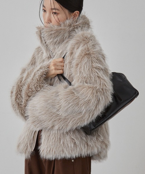 nui nullu】スタンドカラーボリュームファーショートブルゾン