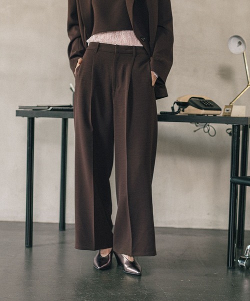 LEPSIM(レプシィム)の「《オフィスライン》ワイドタックパンツ 582113(その他パンツ・レディース・ブラウン/グレー/ブラック・FREE)」の3枚目の写真