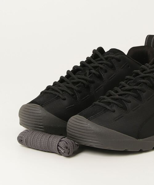 KEEN（キーン）の「JASPER NYLON WP / ジャスパー ナイロン ウォータープルーフ / メンズ 防水スニーカー（スニーカー・メンズ・ブラック・25cm/25.5cm/26cm/26.5cm/27cm/27.5cm/28cm/28.5cm/29cm/30cm）」の3枚目の写真