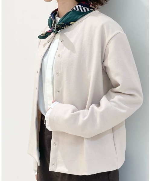 human woman（ヒューマンウーマン）の「◆ミルドジャージーカーディガン（カーディガン/ボレロ・レディース・ブラック/ネイビー/ライトグリーン/ホワイト系その他/ブラウン系その他・MEDIUM）」の7枚目の写真