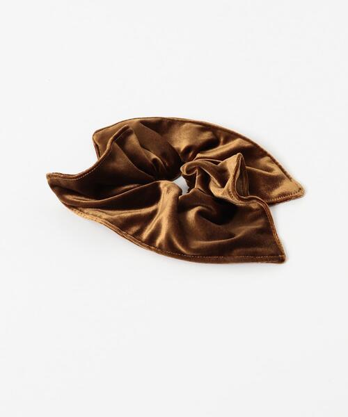 KBF（ケイビーエフ）の「スクエアベロアシュシュ（ヘアゴム・レディース・ブラック/ブラウン・ONE）」の7枚目の写真