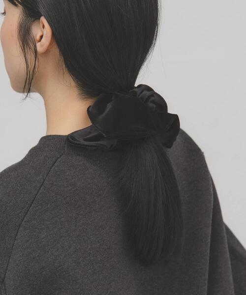 KBF（ケイビーエフ）の「スクエアベロアシュシュ（ヘアゴム・レディース・ブラック/ブラウン・ONE）」の9枚目の写真