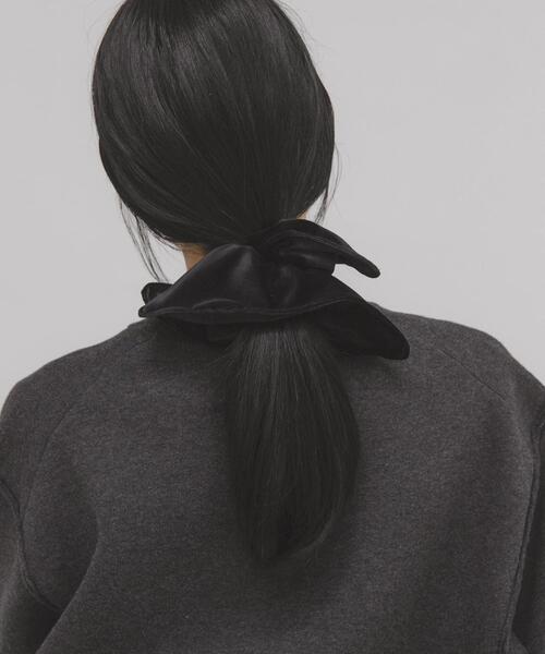 KBF（ケイビーエフ）の「スクエアベロアシュシュ（ヘアゴム・レディース・ブラック/ブラウン・ONE）」の11枚目の写真