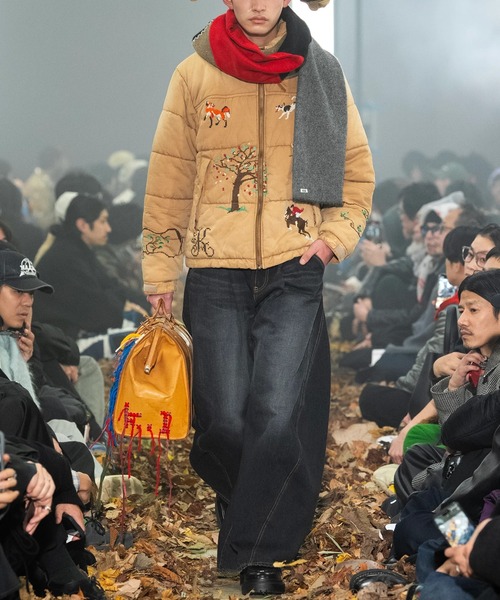 KHOKI（コッキ）の「【KHOKI/コッキ】3D cutting denim pants（デニムパンツ・メンズ・ベージュ/インディゴブルー/ブラック・1/2）」の5枚目の写真