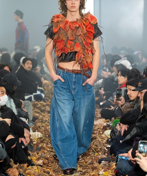 KHOKI（コッキ）の「【KHOKI/コッキ】3D cutting denim pants（デニムパンツ・メンズ・ベージュ/インディゴブルー/ブラック・1/2）」の6枚目の写真